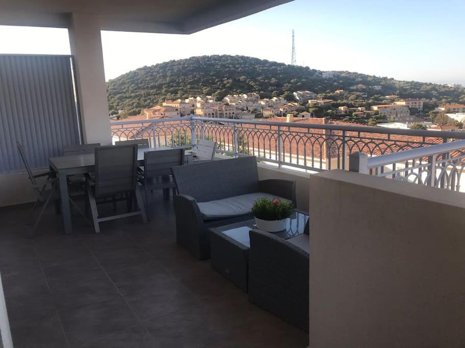 LʼÎle-Rousse Appart Avec Terrasse Vue Sur Mer Exceptionnelle מראה חיצוני תמונה